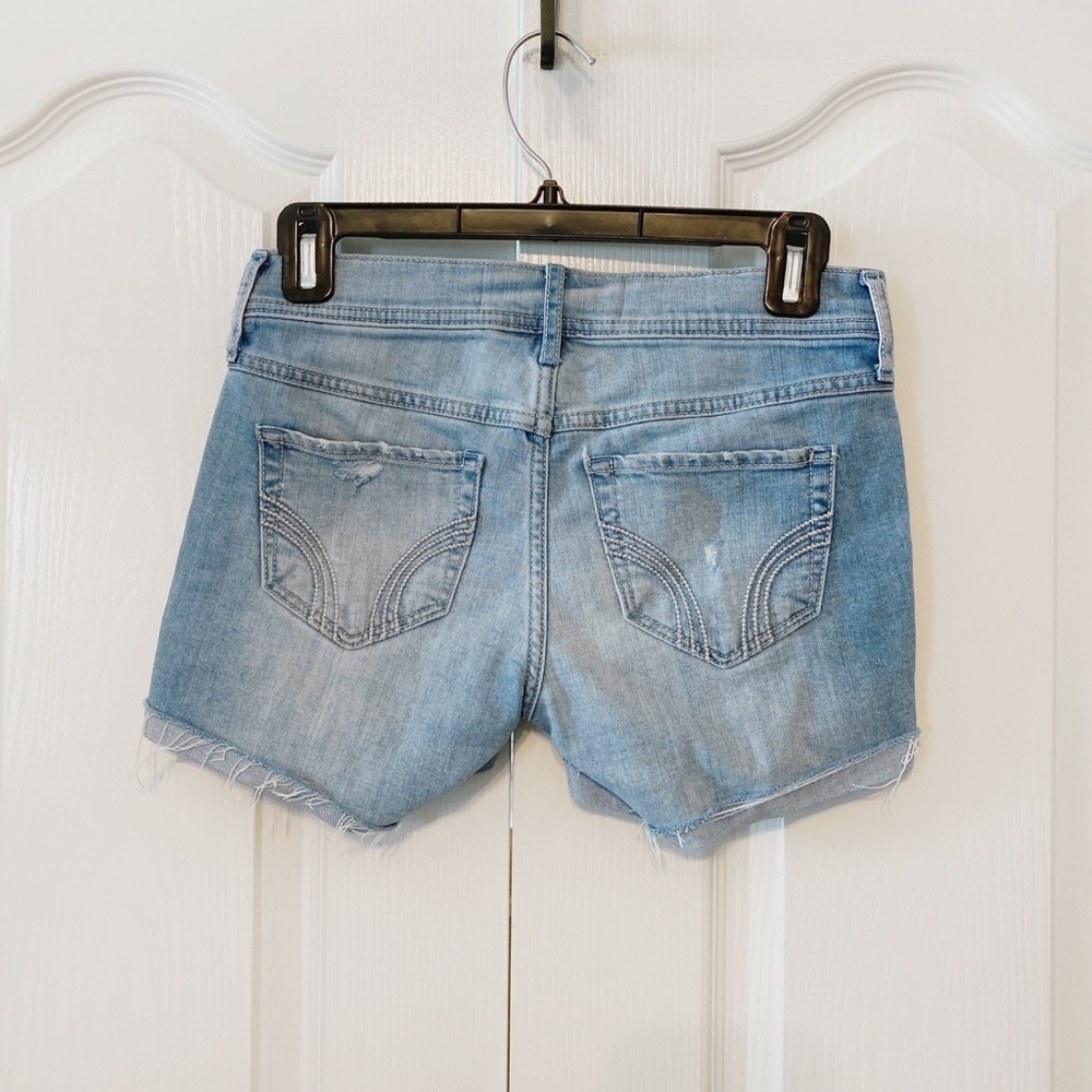 Hollister Midi Jeans Shorts Size 0 W 24 Distressed light wash - Picture 2 of 12